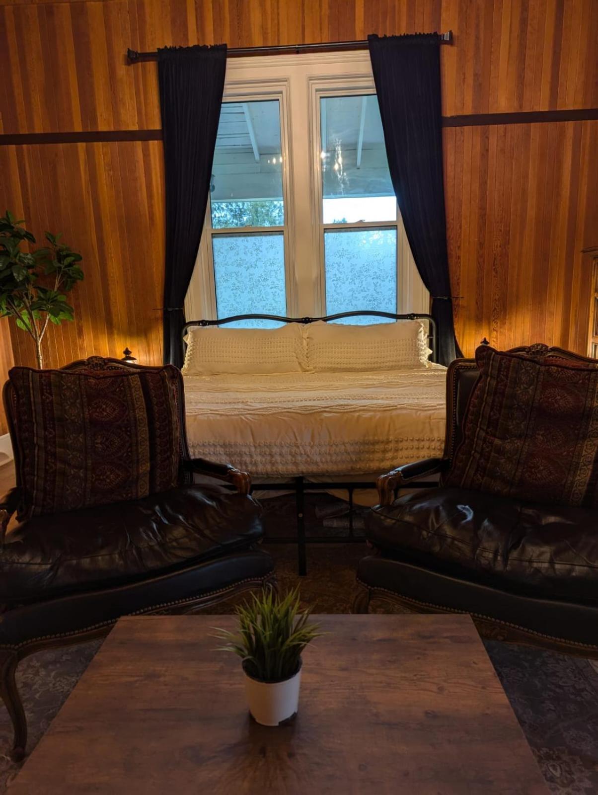 Woodside Farm Country Inn Sooke Extérieur photo