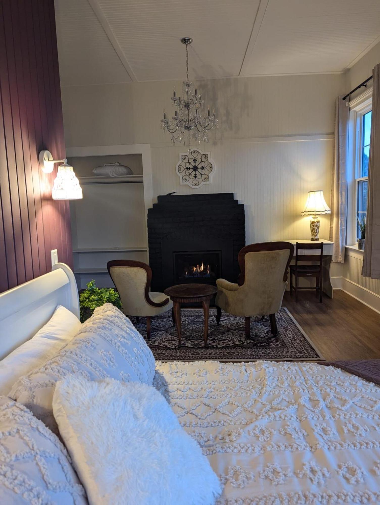 Woodside Farm Country Inn Sooke Extérieur photo