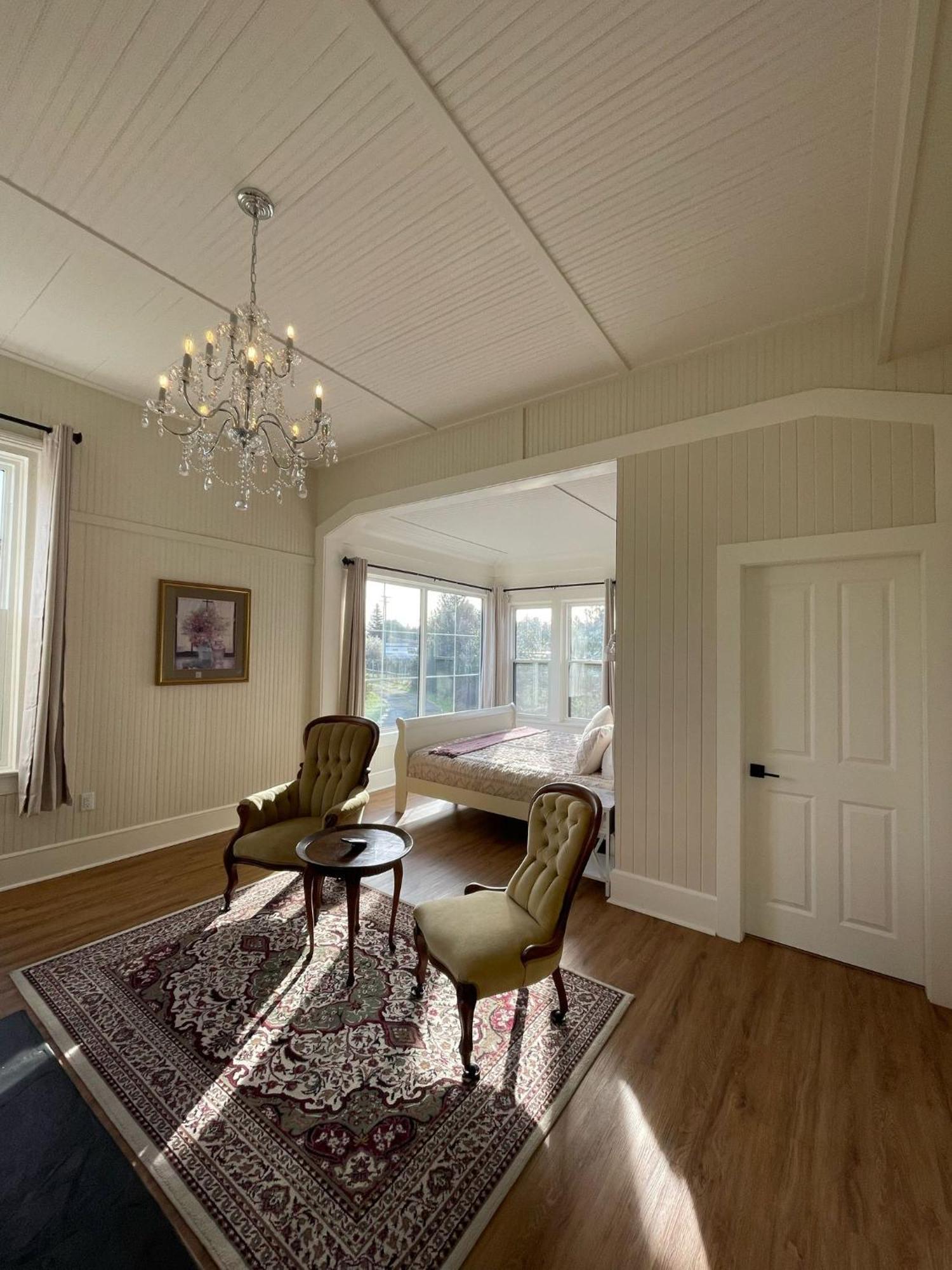 Woodside Farm Country Inn Sooke Extérieur photo