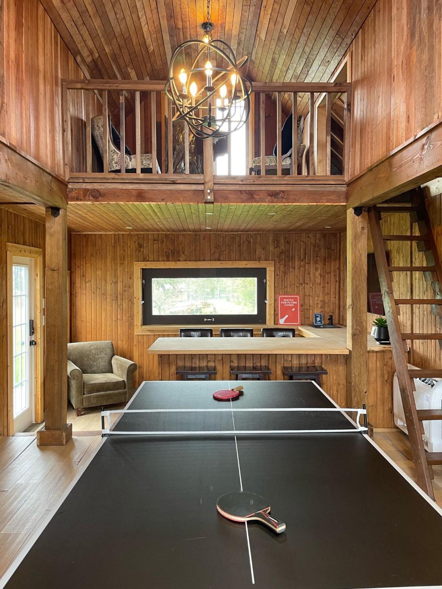 Woodside Farm Country Inn Sooke Extérieur photo
